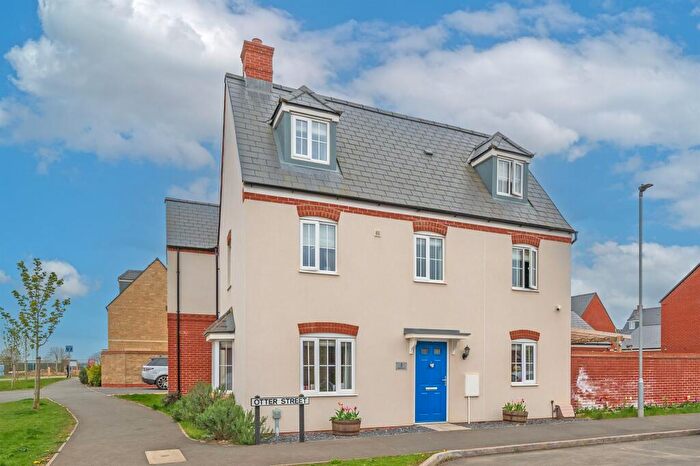 4 Bedroom Detached House For Sale In Otter Street, Rothwell, Kettering, NN14