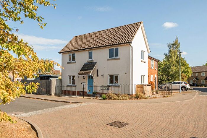 3 Bedroom End Of Terrace House For Sale In Chaffinch Walk, Great Cambourne, Cambridge, CB23