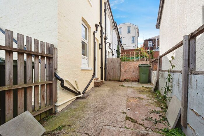 2 Bedroom End Of Terrace House For Sale In Albion Road, Tunbridge Wells, TN1