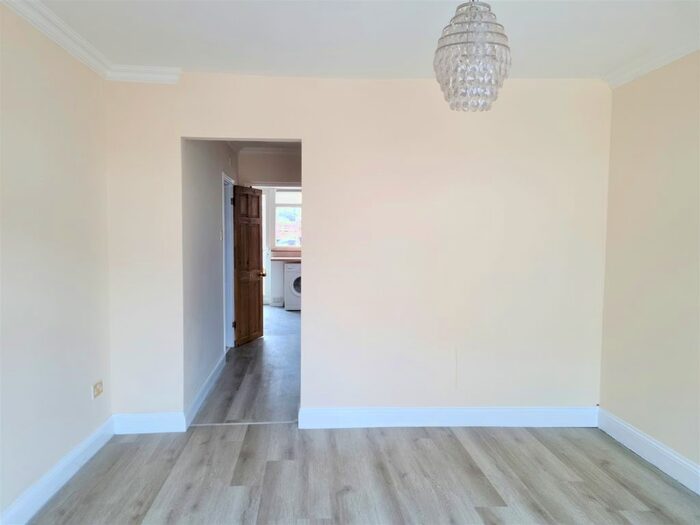 1 Bedroom Flat To Rent In Harrow Road, Stanwell TW14