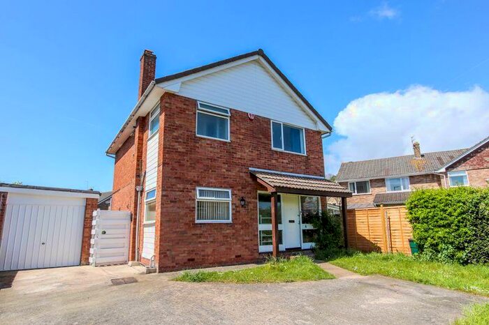 3 Bedroom Detached House To Rent In Southern Way, Clevedon, BS21