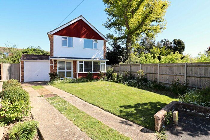 3 Bedroom Detached House For Sale In Wardens Close, Hayling Island, PO11