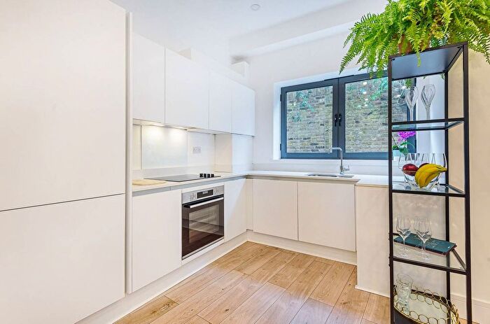 2 Bedroom Flat For Sale In Dalberg Road, Brixton, London, SW2