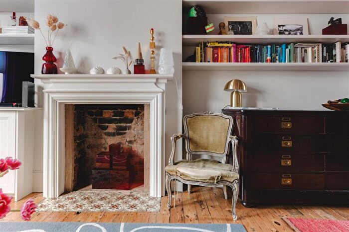 3 Bedroom Terraced House For Sale In Chandos Road, London, N17