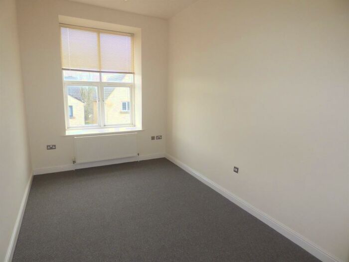 1 Bedroom Flat To Rent In Prospect Road, Longwood, Huddersfield, HD3