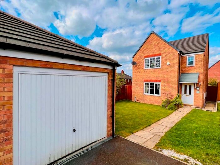 3 Bedroom House To Rent In Valehouse Court, Stalybridge, SK15