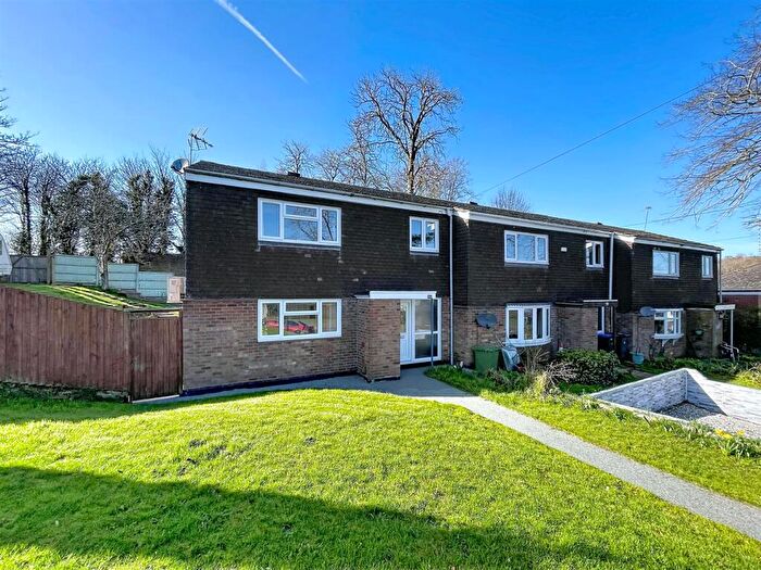 3 Bedroom End Of Terrace House For Sale In Watling Road, Kenilworth, CV8