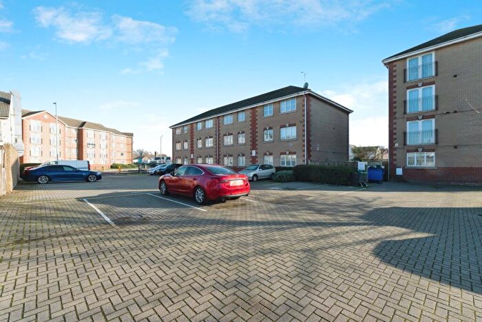 2 Bedroom Flat For Sale In Dock Road, Tilbury, RM18