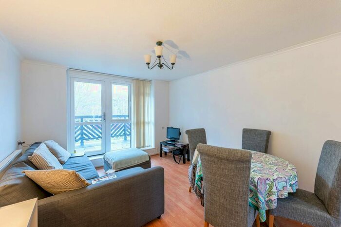 1 Bedroom Flat To Rent In Coniston Close, Raynes Park, London SW20