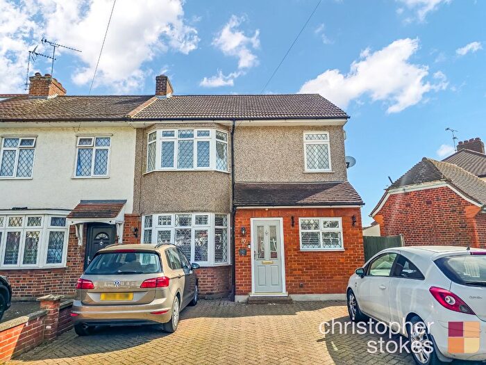 4 Bedroom Semi-Detached House To Rent In Northfield Road, Waltham Cross, Hertfordshire, EN8