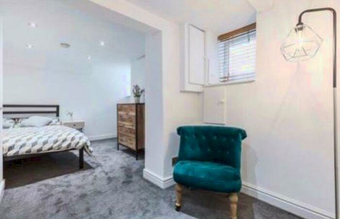 5 Bedroom Terraced House To Rent In Trelawn Place, Headingley, Leeds, LS6