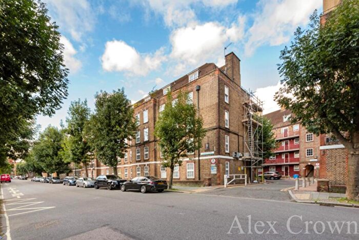 2 Bedroom Flat To Rent In Pickwick House, George Row, Bermondsey, SE16