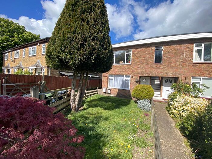 3 Bedroom Maisonette To Rent In Belle Vue Lane, Bushey Heath, WD23