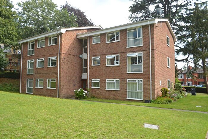 2 Bedroom Flat To Rent In Charterhouse Road, Godalming, GU7