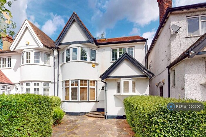 2 Bedroom Flat To Rent In Highcroft Gardens, London, NW11