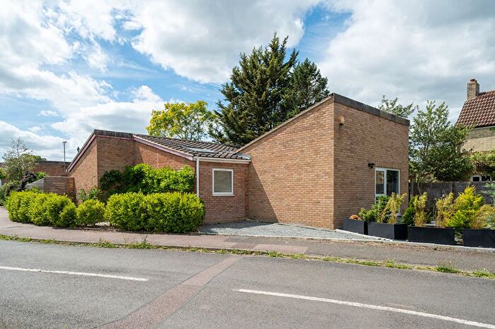 4 Bedroom Detached Bungalow For Sale In Sherbourne Close, Cambridge, CB4
