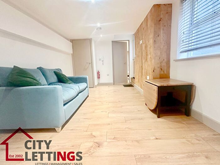 1 Bedroom Flat To Rent In Watcombe Circus, Carrington, NG5