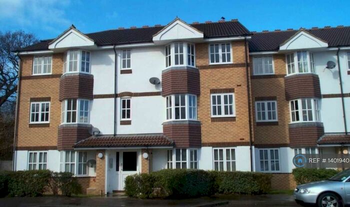 2 Bedroom Flat To Rent In Goddard Close, Maidenbower, Crawley, RH10