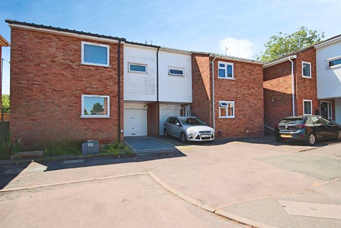 4 Bedroom Semi Detached House For Sale In Burford Mews, Leamington Spa, CV31