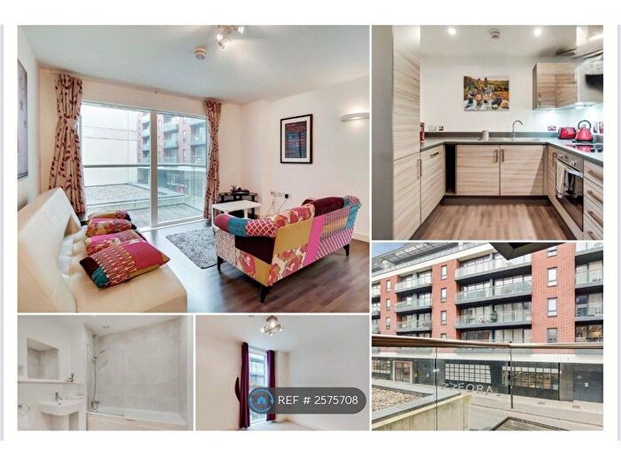 1 Bedroom Flat To Rent In Dance Square, London, EC1V