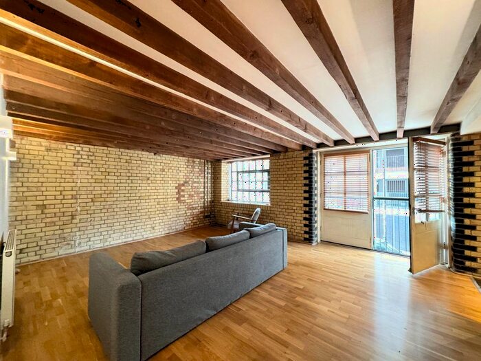 1 Bedroom Flat To Rent In Merchant Court, Wapping, E1W