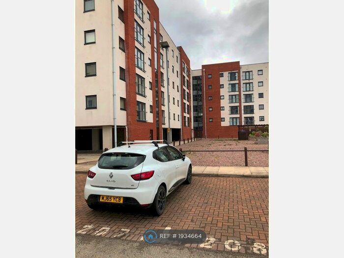 2 Bedroom Flat To Rent In Ladywell Point Block B, Manchester, M50