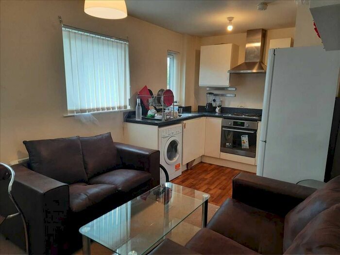 2 Bedroom Flat To Rent In Hamnett Court, Birchwood, Warrington WA3