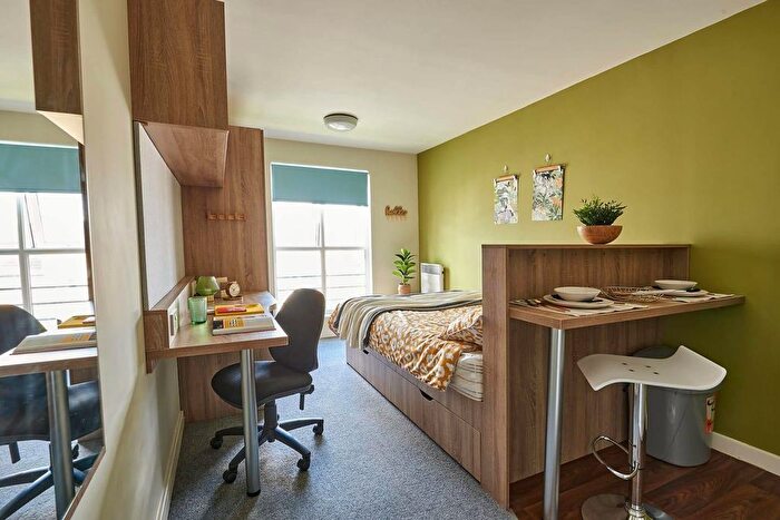 1 Bedroom Flat To Rent In The Close, Bristol Road, Selly Oak, Birmingham, B29