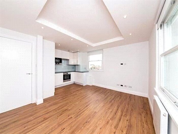 2 Bedroom Flat To Rent In Chippenham Road, Maida Vale, London, W9