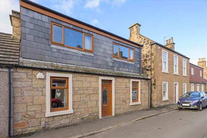 4 Bedroom Semi-Detached House For Sale In Russel Street, FK2