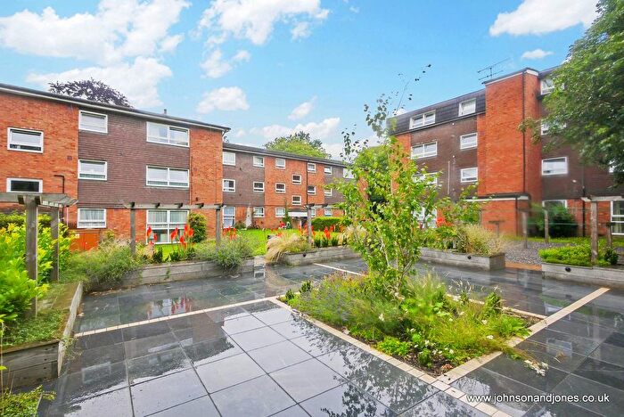 2 Bedroom Flat To Rent In Addlestone Park, Addlestone, KT15