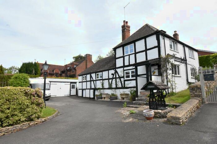 3 Bedroom Detached House For Sale In The Street, Tirley, Gloucester, GL19