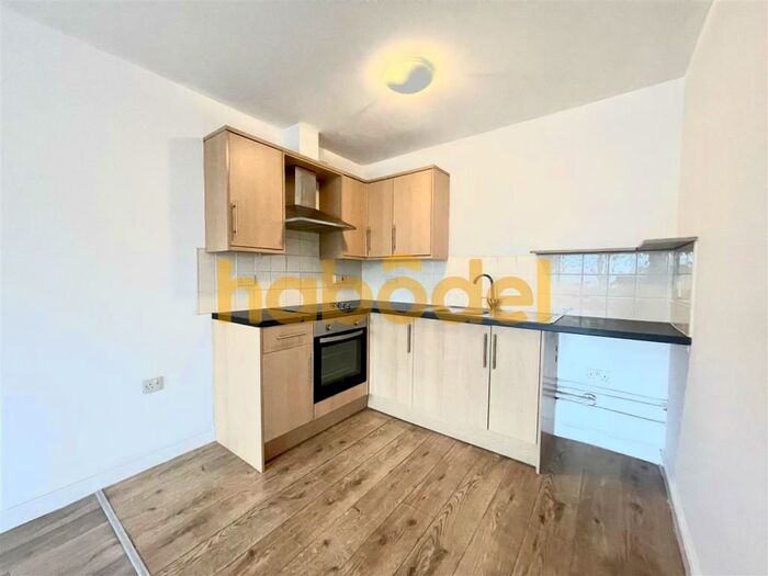 2 Bedroom Flat To Rent In Temple Street, Sculcoates, Hull, HU5