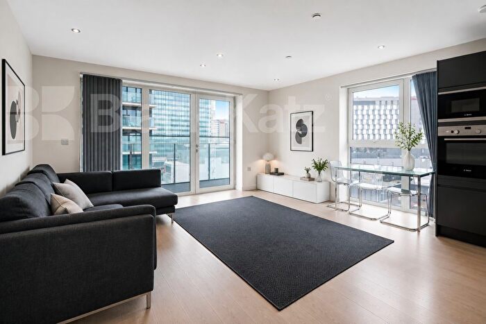 2 Bedroom Flat To Rent In Glass House Gardens, Stratford, E20