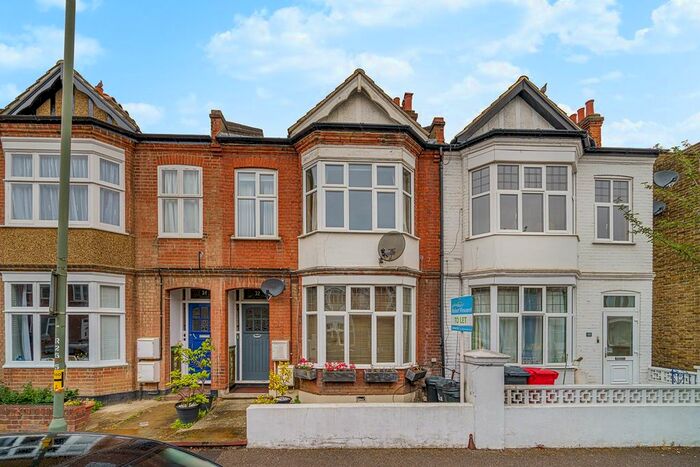 2 Bedroom Flat To Rent In Royston Road, London, SE20