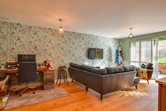 2 Bedroom Apartment To Rent In Lees Close, Thaxted, CM6