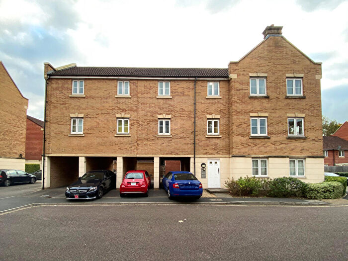 2 Bedroom Flat To Rent In Dickinsons Fields, Bedminster, BS3