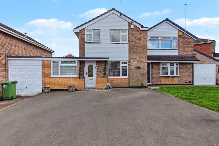 3 Bedroom Semi Detached House For Sale In Somerset Drive, Nuneaton, CV10