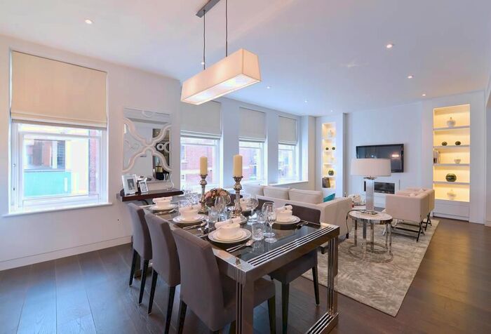 2 Bedroom Flat To Rent In Duke Street, London, W1K