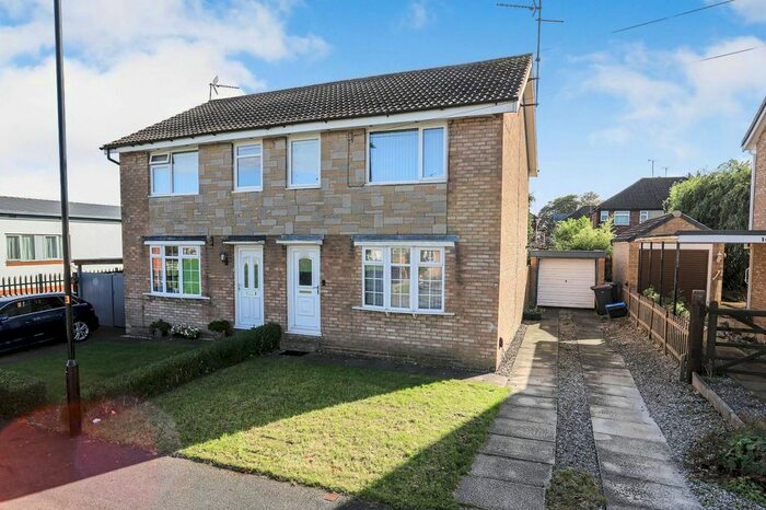 3 Bedroom Semi-Detached House To Rent In Kingsley Park Mews, Harrogate, HG1