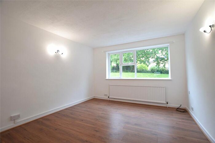 2 Bedroom Apartment To Rent In Malvern Court, Addington Road, Reading, Berkshire, RG1