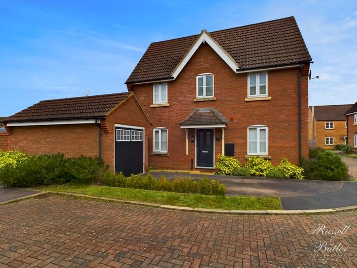 3 Bedroom Semi-Detached House To Rent In Fletton End, Calvert Green, Buckinghamshire, MK18