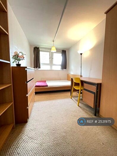 5 Bedroom Flat To Rent In Drakeley Court, London, N5