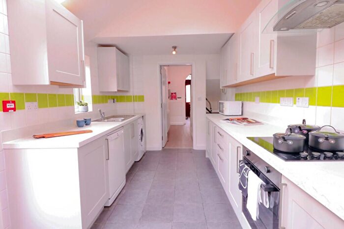 5 Bedroom Flat To Rent In Monks Road, Lincoln, LN2