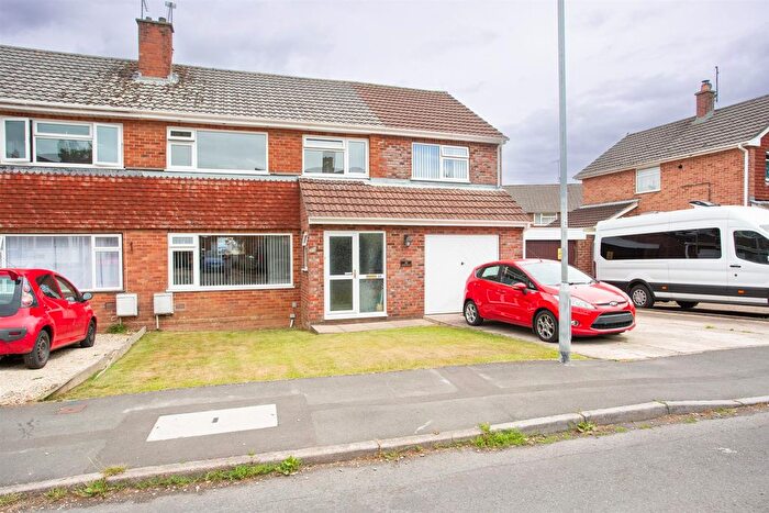 5 Bedroom Semi Detached House For Sale In Ashcroft, Chard, TA20