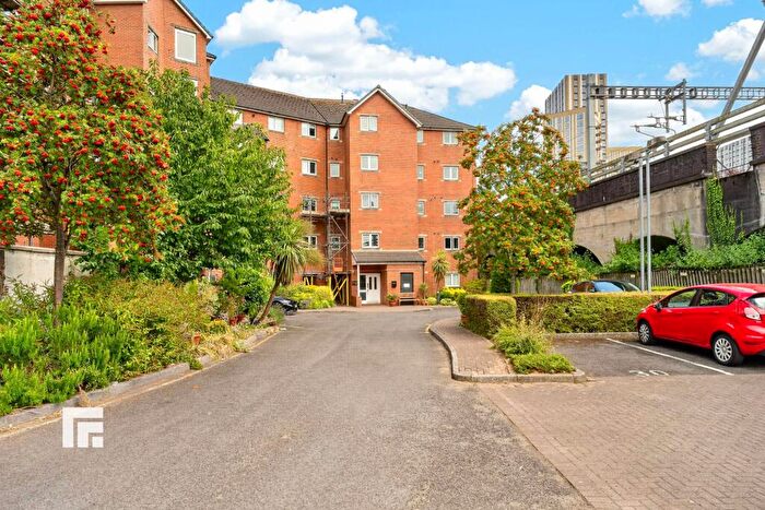 2 Bedroom Flat For Sale In Century Court, Taffs Mead Embankment, CF11