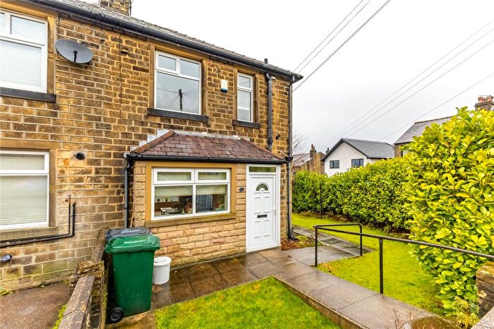 2 Bedroom End Of Terrace House For Sale In Tudor Street, Linthwaite, Huddersfield, HD7