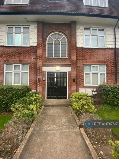 2 Bedroom Flat To Rent In Avondale Court, London, E18