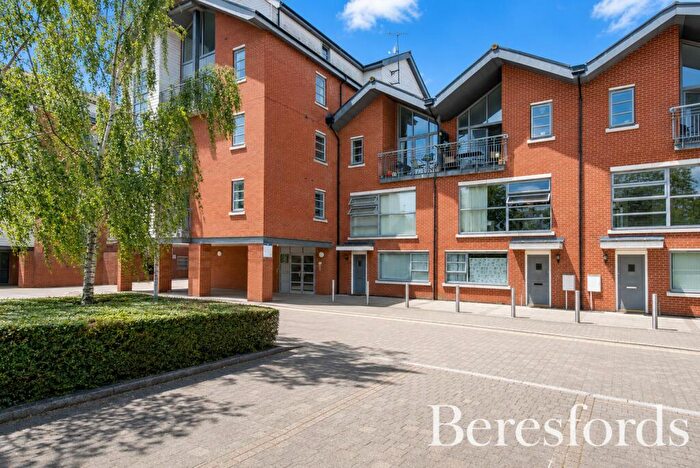 3 Bedroom Apartment For Sale In Rotary Way, Colchester, CO3