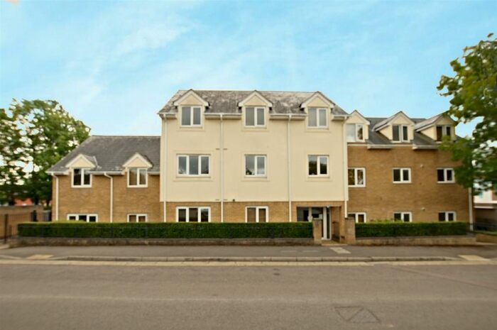 2 Bedroom Flat To Rent In Foresters Way, Kidlington, OX5